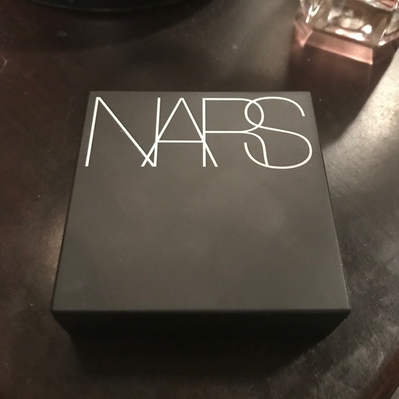 NARS Other - NARS All Day Luminous Powder Foundation